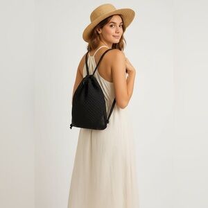 URBAN WOVEN BALCK STRAW BRAIDED BUCKET BAG